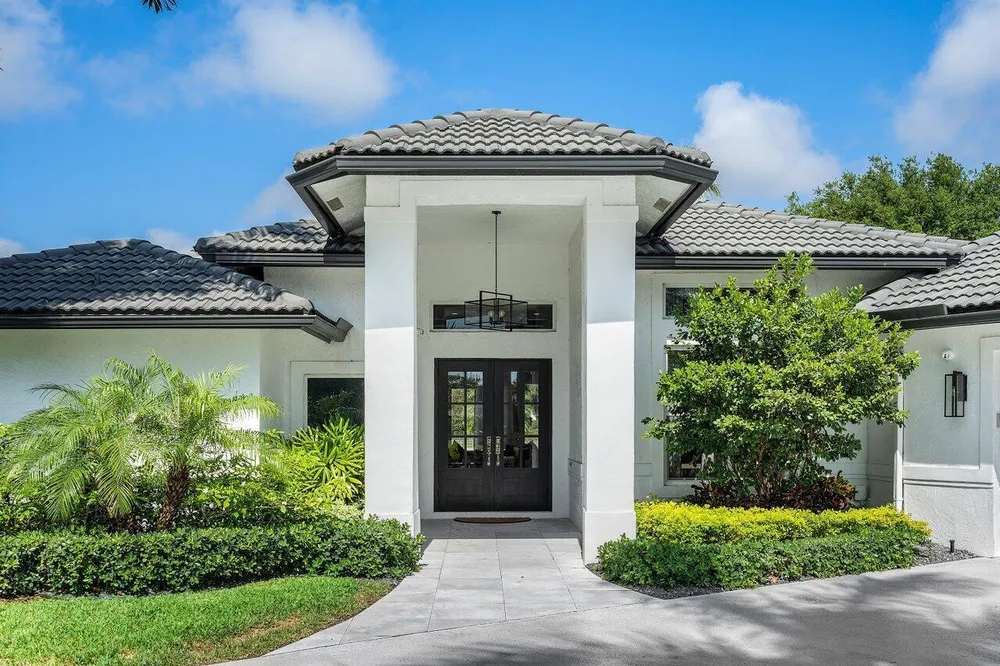 8331 Sawpine Rd, Delray Beach, FL 33446