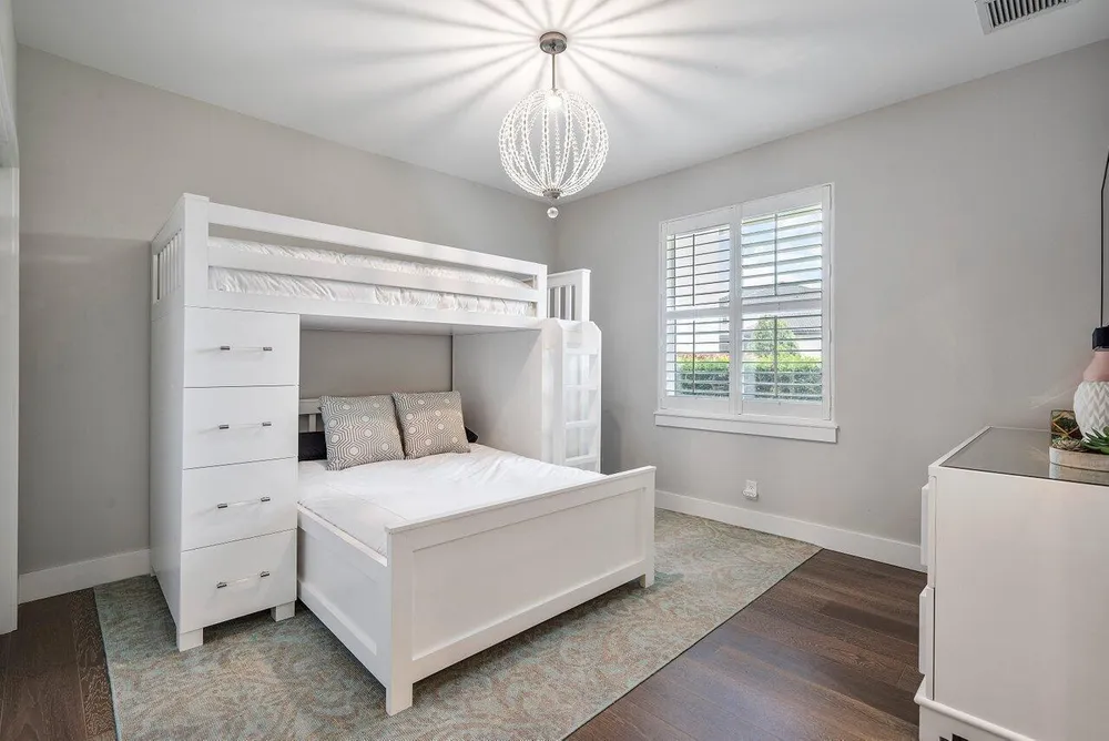 8331 Sawpine Rd, Delray Beach, FL 33446