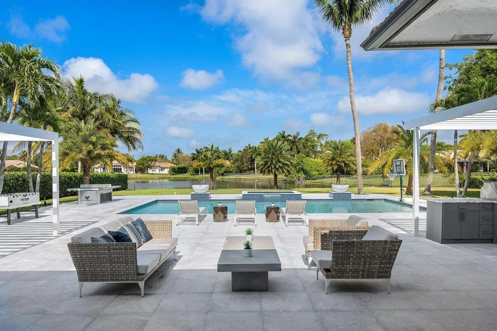 8331 Sawpine Rd, Delray Beach, FL 33446