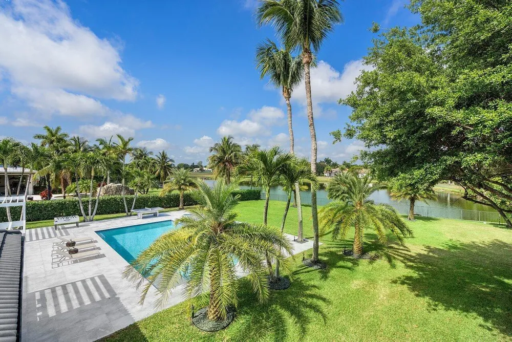 8331 Sawpine Rd, Delray Beach, FL 33446