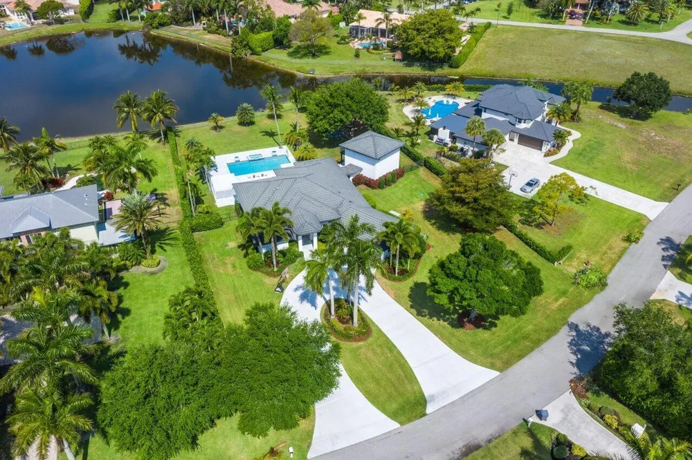 8331 Sawpine Rd, Delray Beach, FL 33446