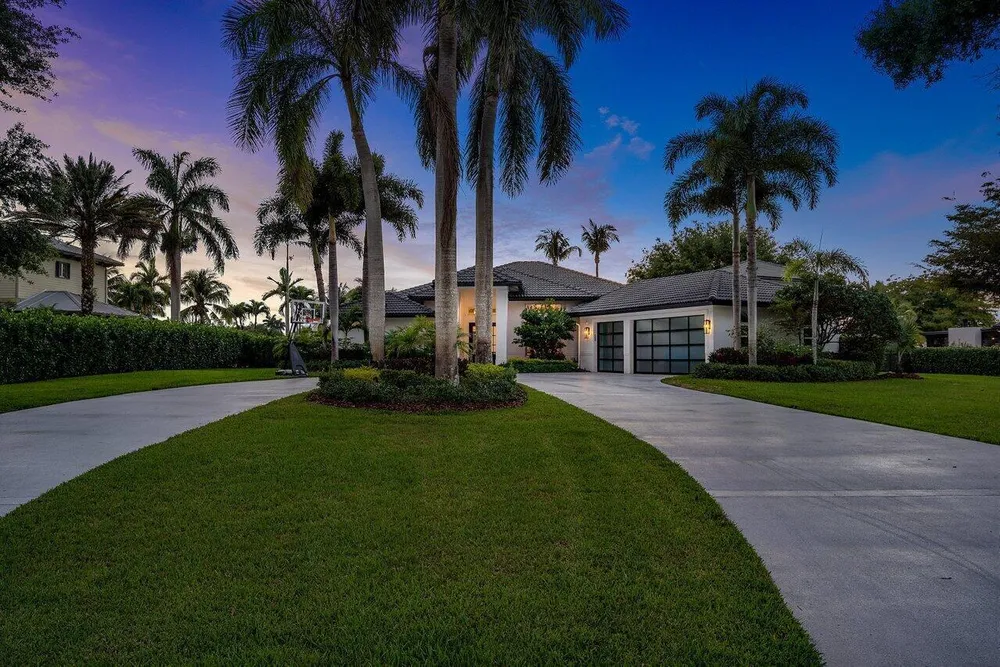 8331 Sawpine Rd, Delray Beach, FL 33446