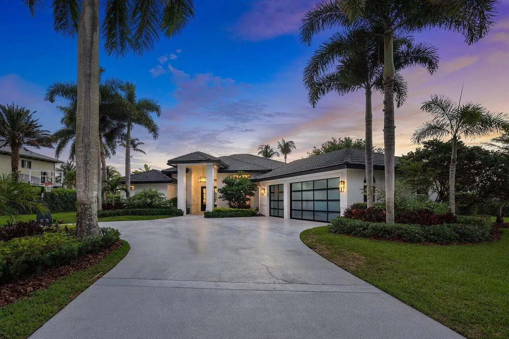8331 Sawpine Rd, Delray Beach, FL 33446
