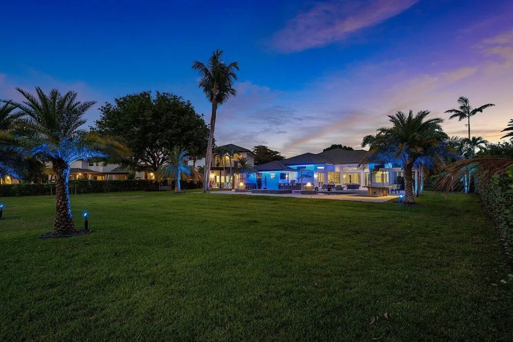 8331 Sawpine Rd, Delray Beach, FL 33446