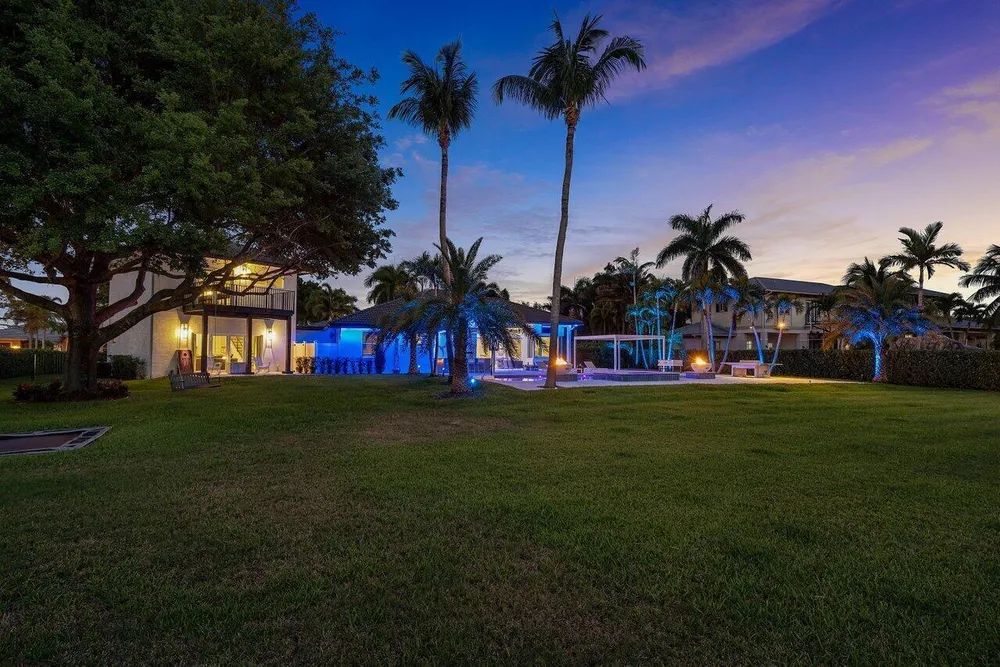 8331 Sawpine Rd, Delray Beach, FL 33446