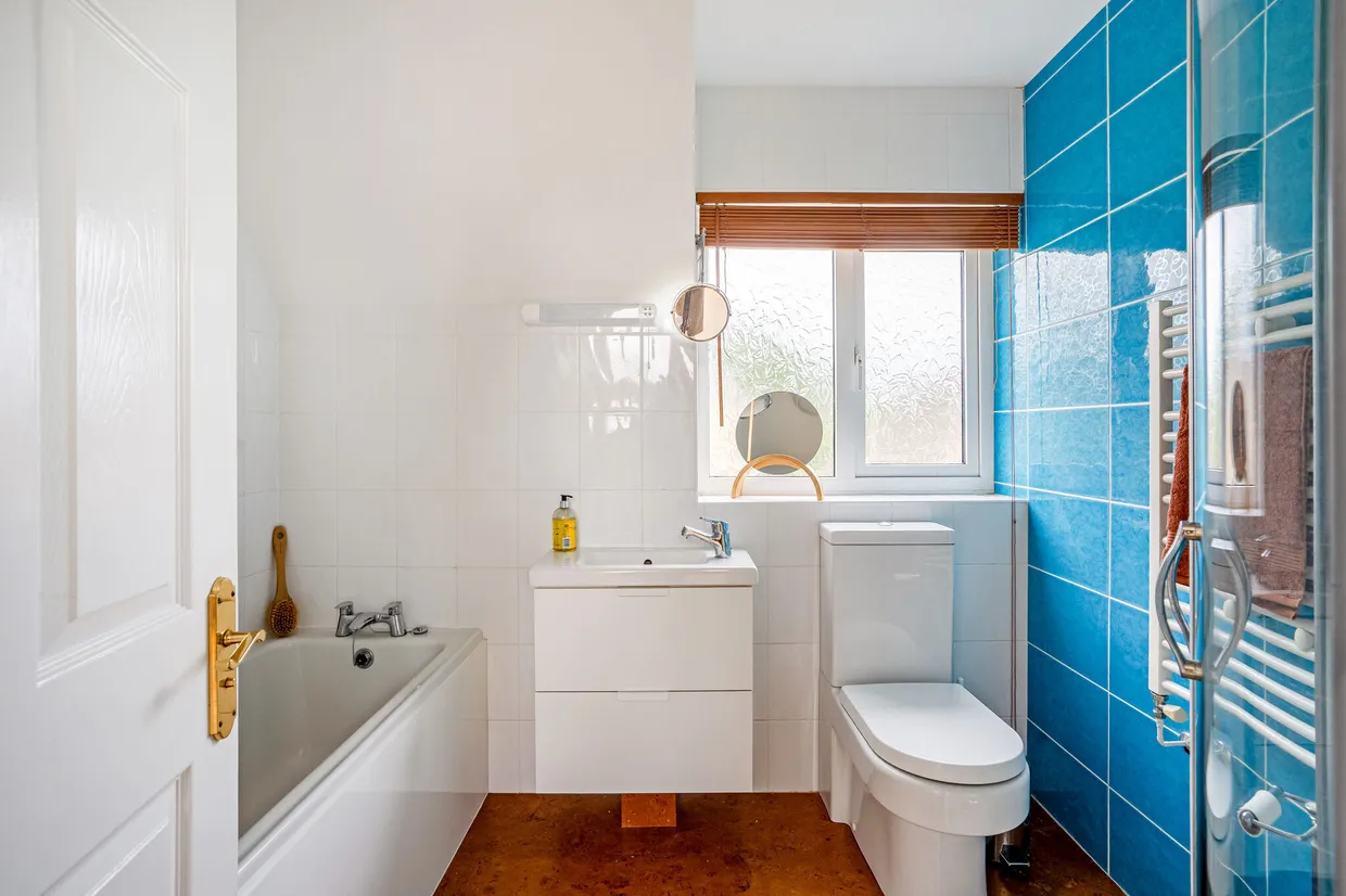 Oaklands, Cirencester, GL7 photo 11