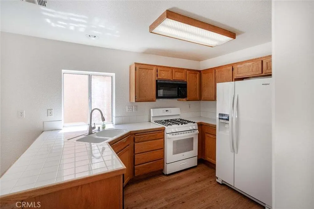 2220 Glenwood Ave, Hemet, CA 92545
