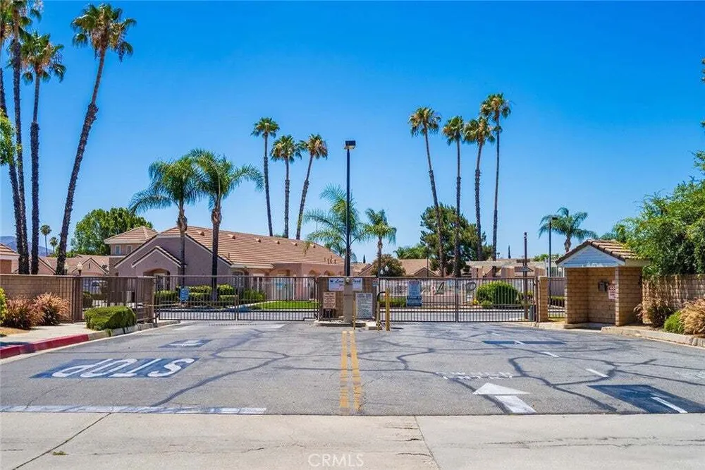 2220 Glenwood Ave, Hemet, CA 92545