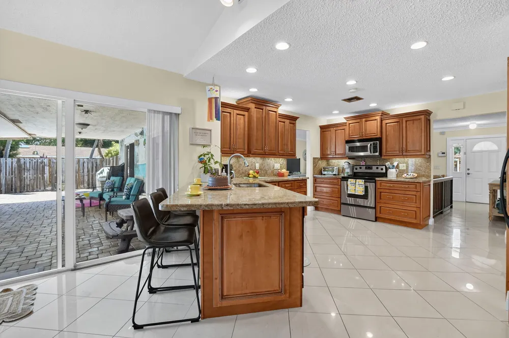 1345 SW 28th Ave, Deerfield Beach, FL 33442