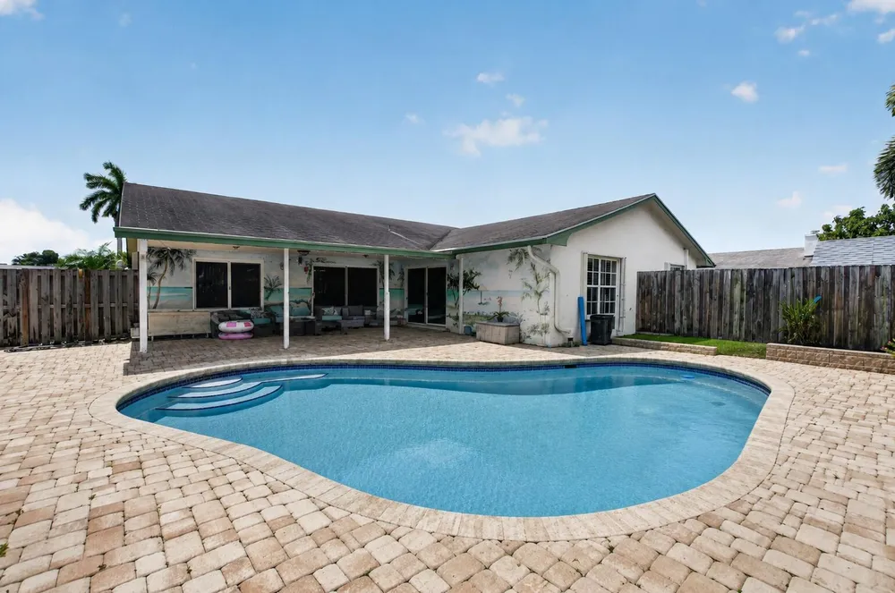 1345 SW 28th Ave, Deerfield Beach, FL 33442