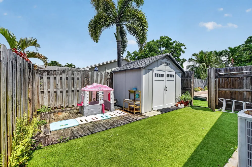 1345 SW 28th Ave, Deerfield Beach, FL 33442