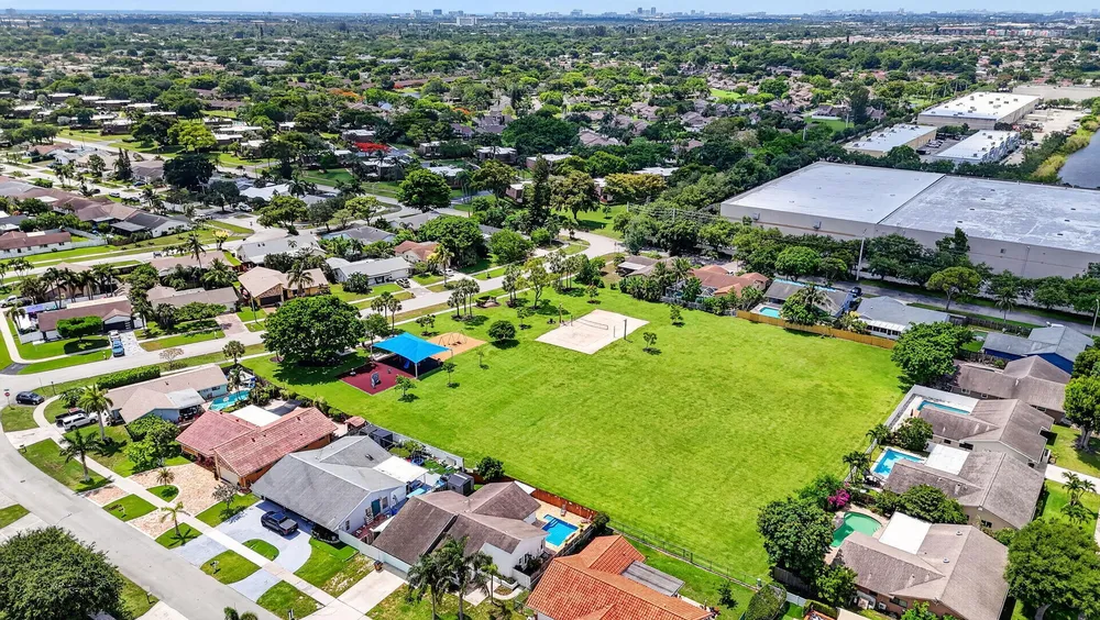 1345 SW 28th Ave, Deerfield Beach, FL 33442