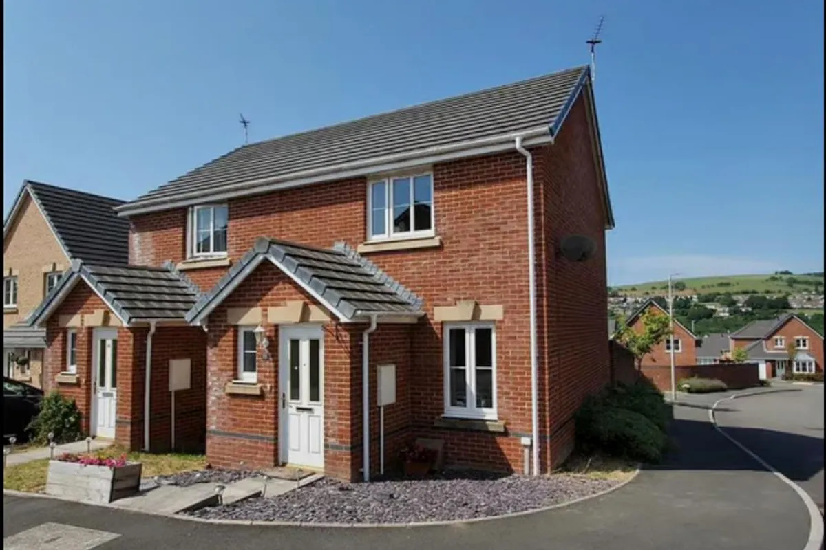 Ffordd Y Dolau, Llanharan, PONTYCLUN