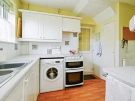 Edinburgh Drive, Didcot thumb 3
