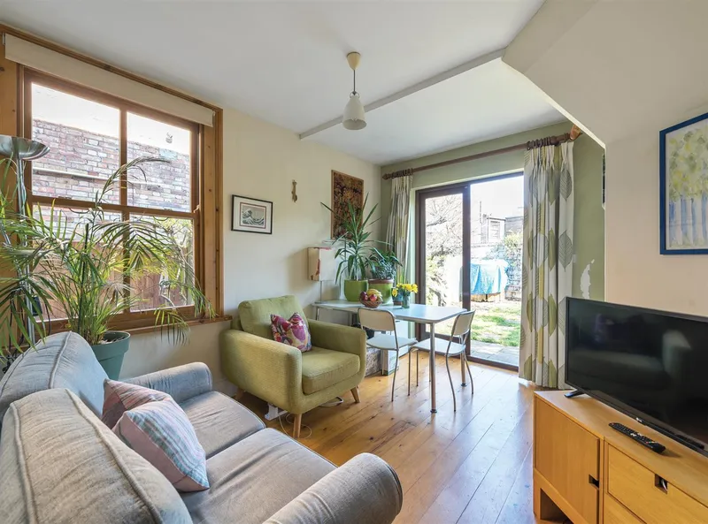 Litchfield Gardens NW10