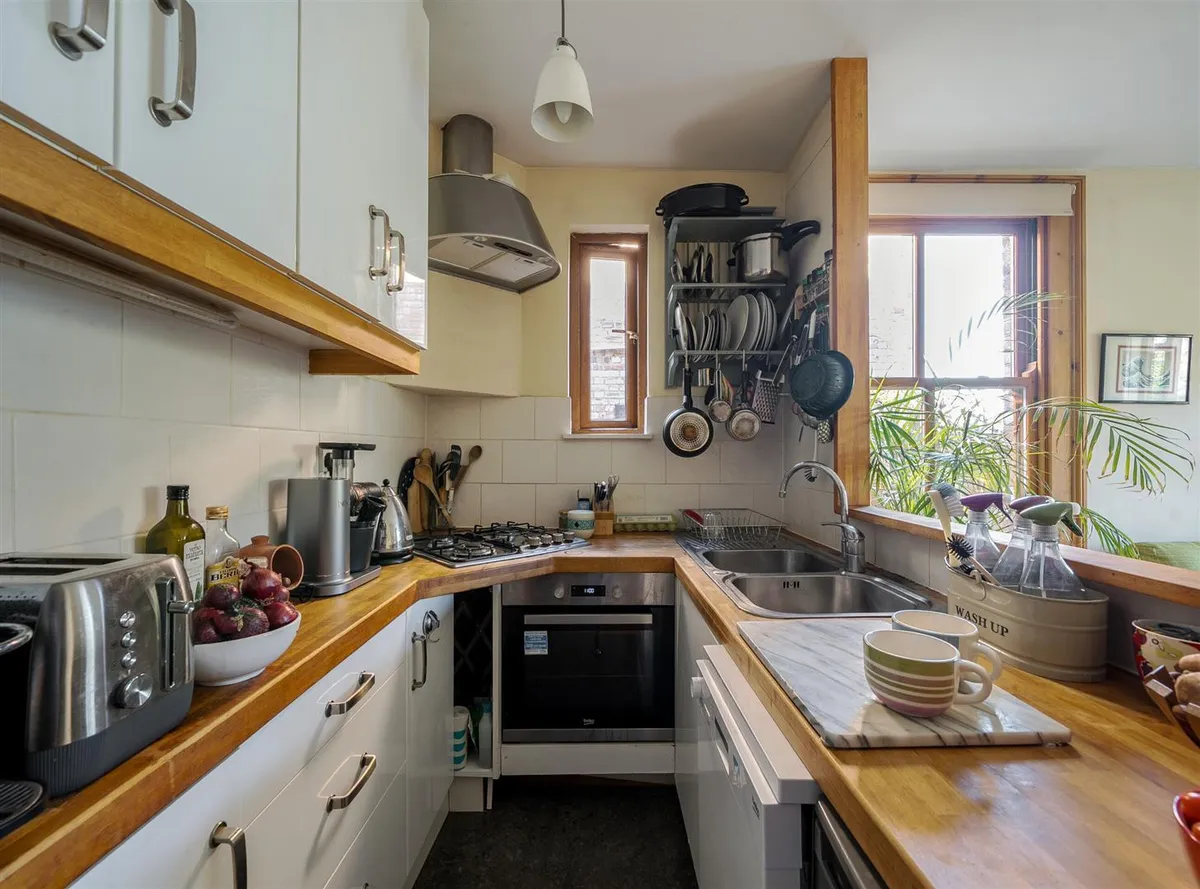 Litchfield Gardens NW10