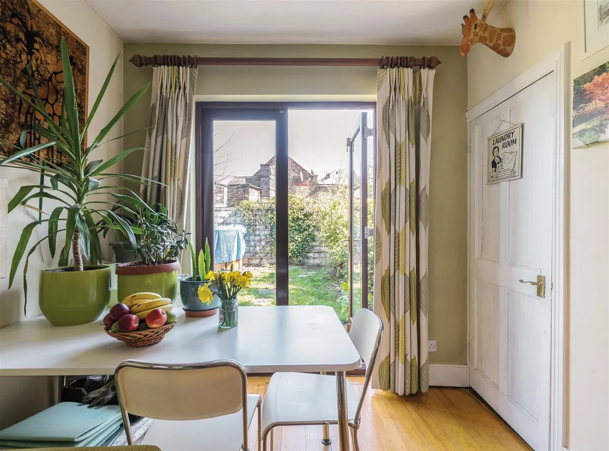 Litchfield Gardens NW10