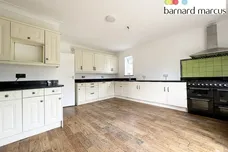 Cheyham Gardens, Sutton