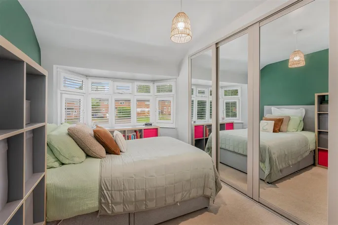 Property carousel image 10