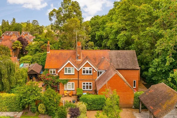Ellesmere Road, Weybridge, KT13 photo 1