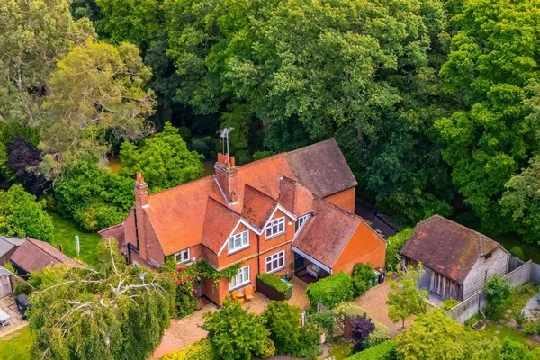 Ellesmere Road, Weybridge, KT13 photo 13
