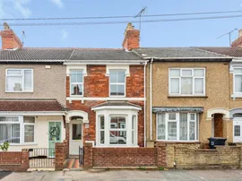 Rayfield Grove, Swindon photo