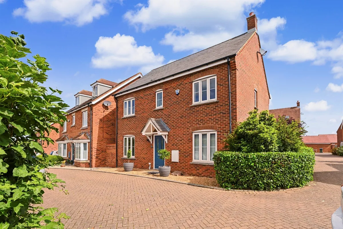 Lancaster Way, Pitstone, Leighton Buzzard