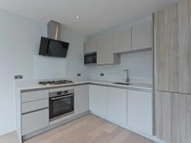 Hare Lane, Claygate, Esher thumb 3
