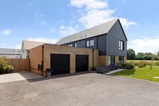 Romaine Road, Cranleigh, GU6 photo 1