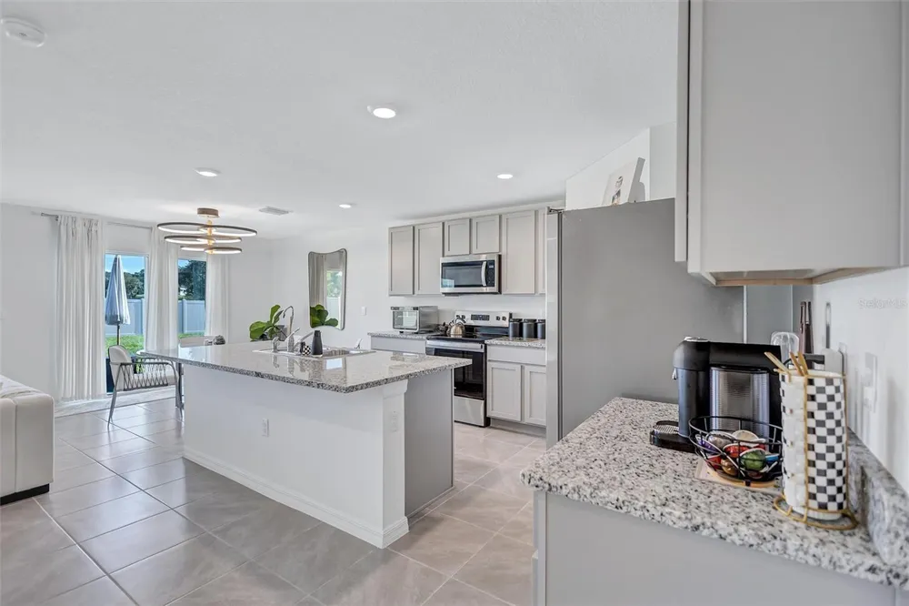 7601 Rosewood Garden Loop, Tampa, FL 33637