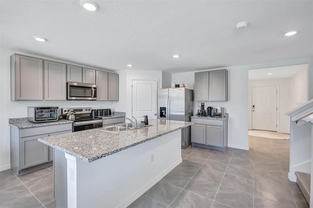 7601 Rosewood Garden Loop, Tampa, FL 33637
