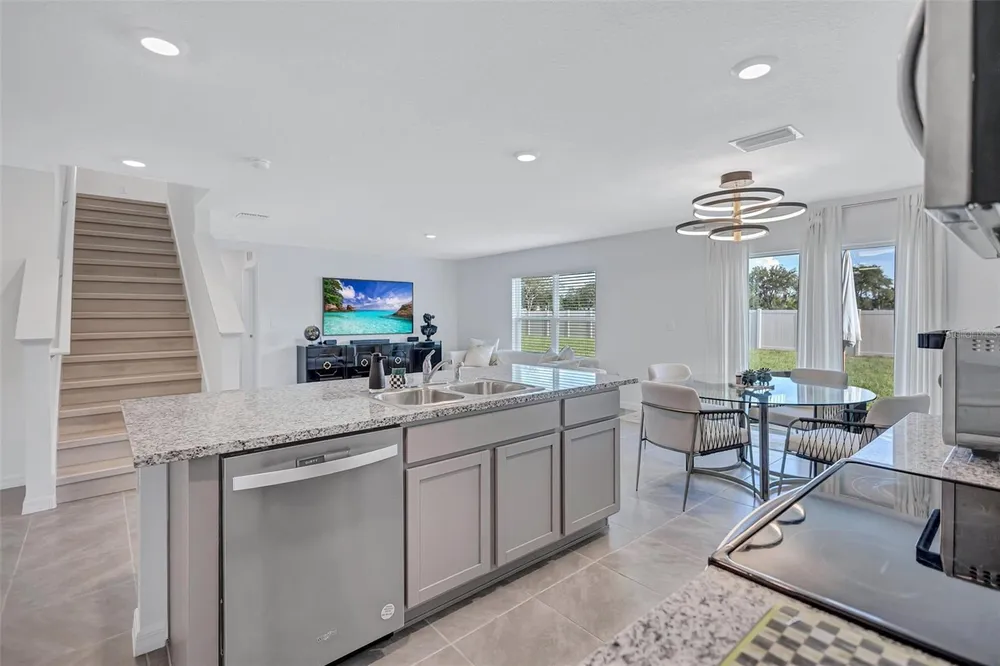 7601 Rosewood Garden Loop, Tampa, FL 33637