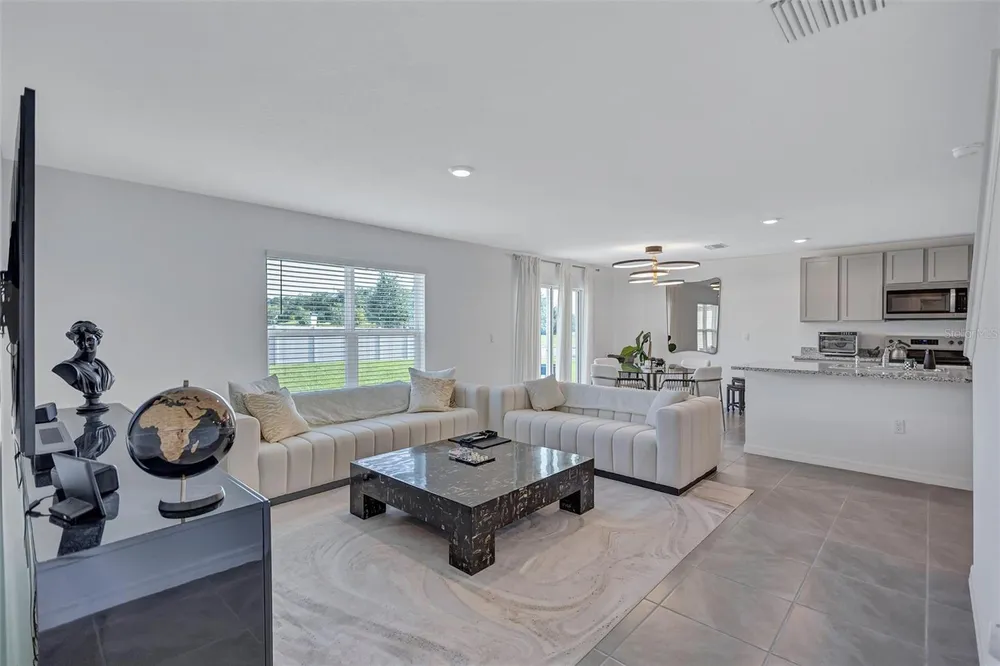 7601 Rosewood Garden Loop, Tampa, FL 33637