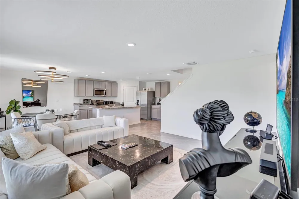 7601 Rosewood Garden Loop, Tampa, FL 33637