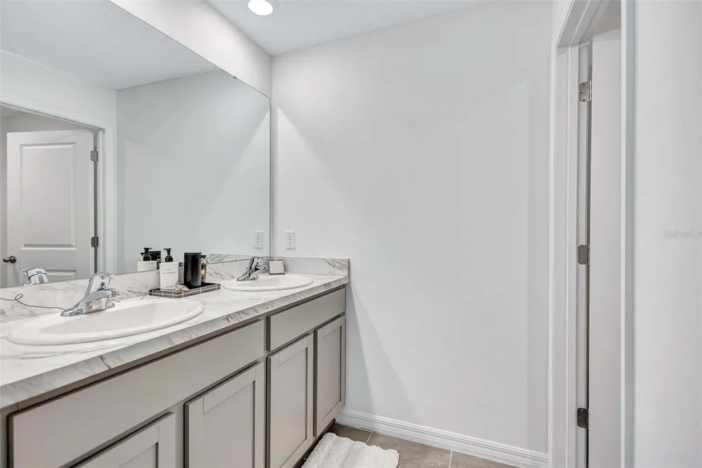 7601 Rosewood Garden Loop, Tampa, FL 33637