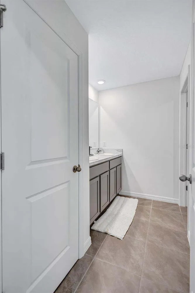 7601 Rosewood Garden Loop, Tampa, FL 33637