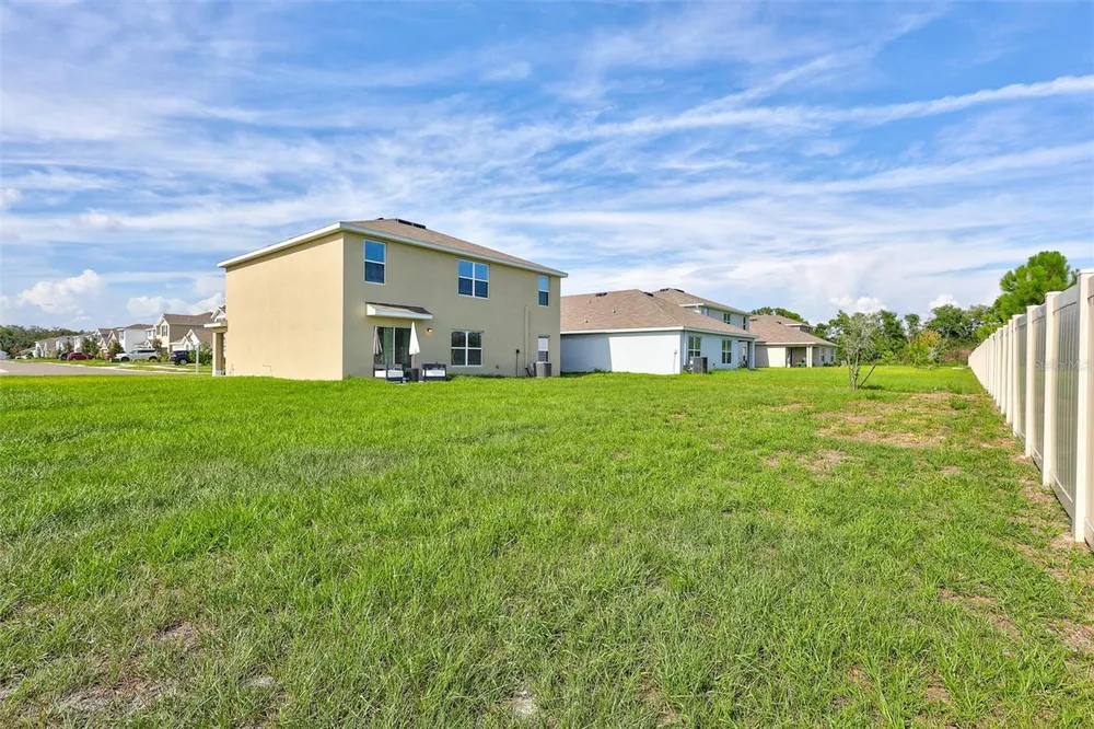 7601 Rosewood Garden Loop, Tampa, FL 33637