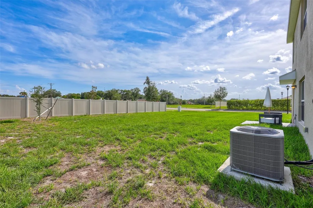 7601 Rosewood Garden Loop, Tampa, FL 33637