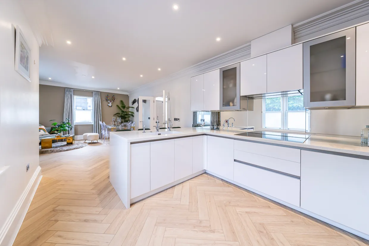 Battersea Park Road, London, SW11 photo 7