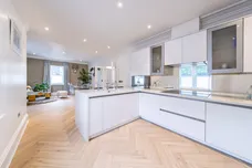 Battersea Park Road, London, SW11 photo 7