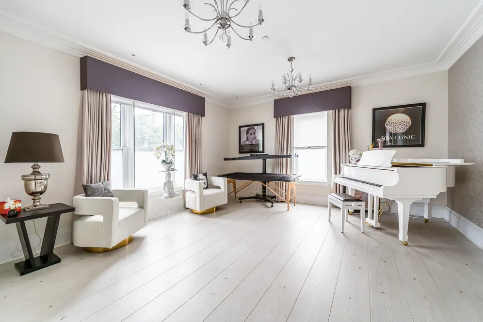 Battersea Park Road, London, SW11 photo 8