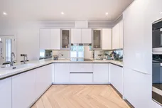 Battersea Park Road, London, SW11 photo 10