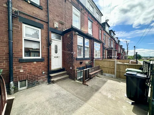 Raincliffe Grove, LEEDSphoto