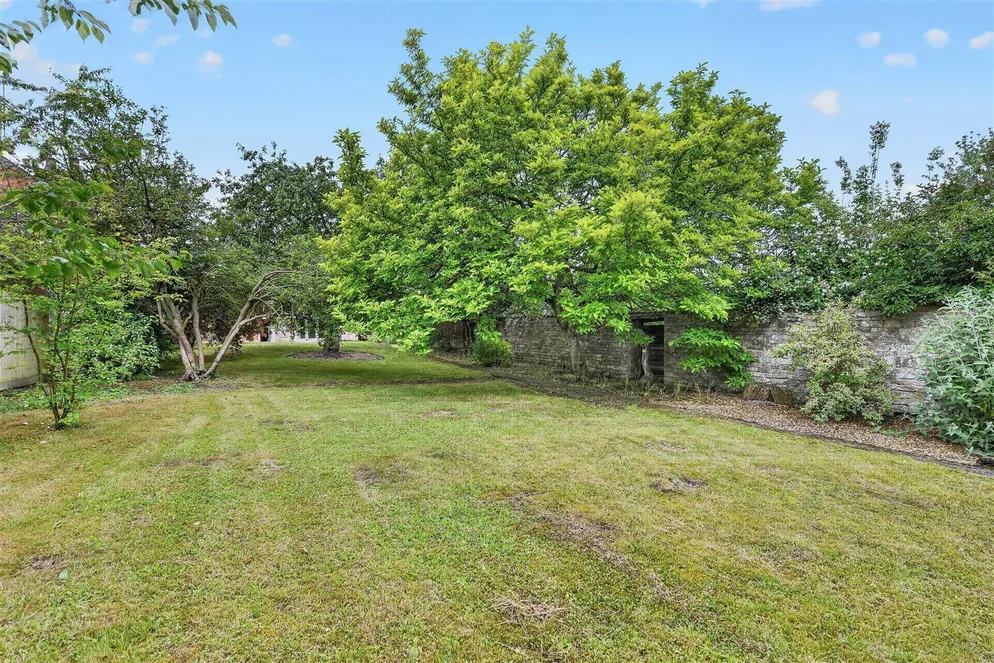 Property carousel item 2