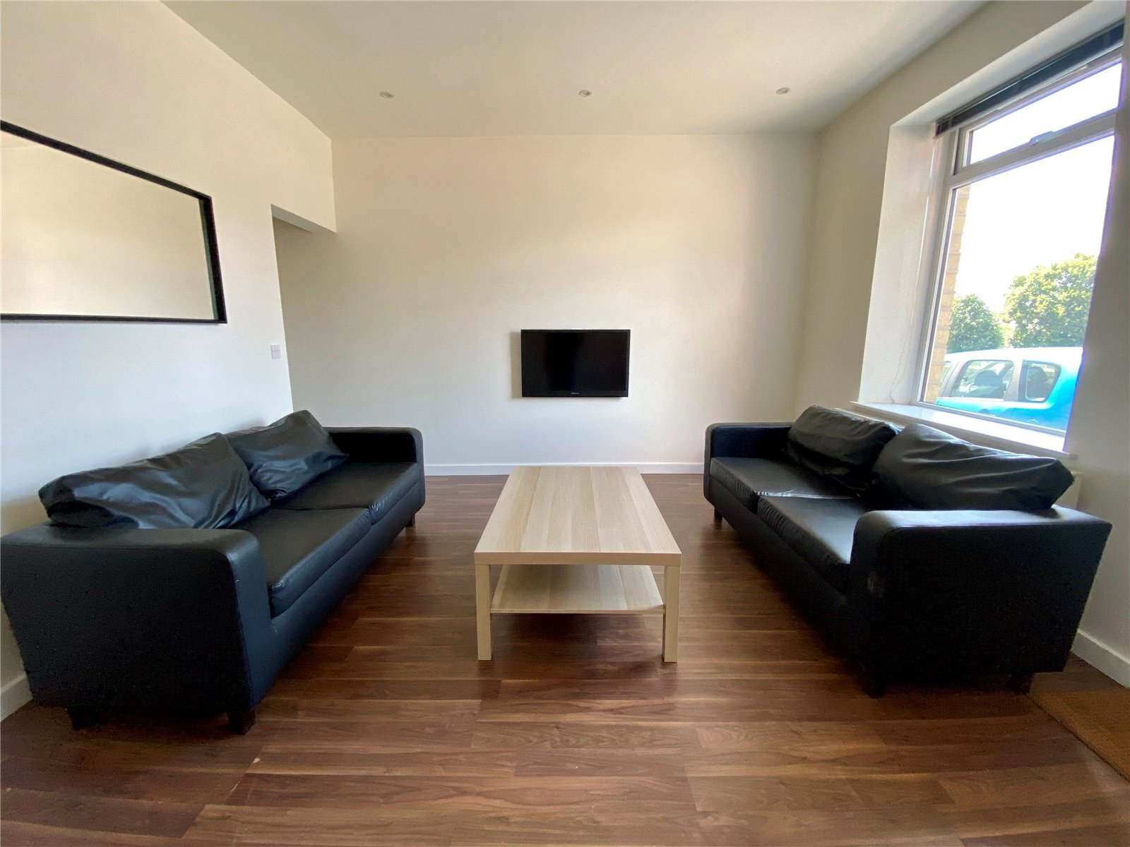 24 Victoria Street, Huddersfield, HD5 Image 3