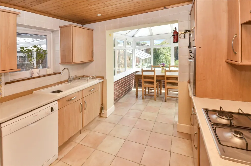 Property carousel item 4