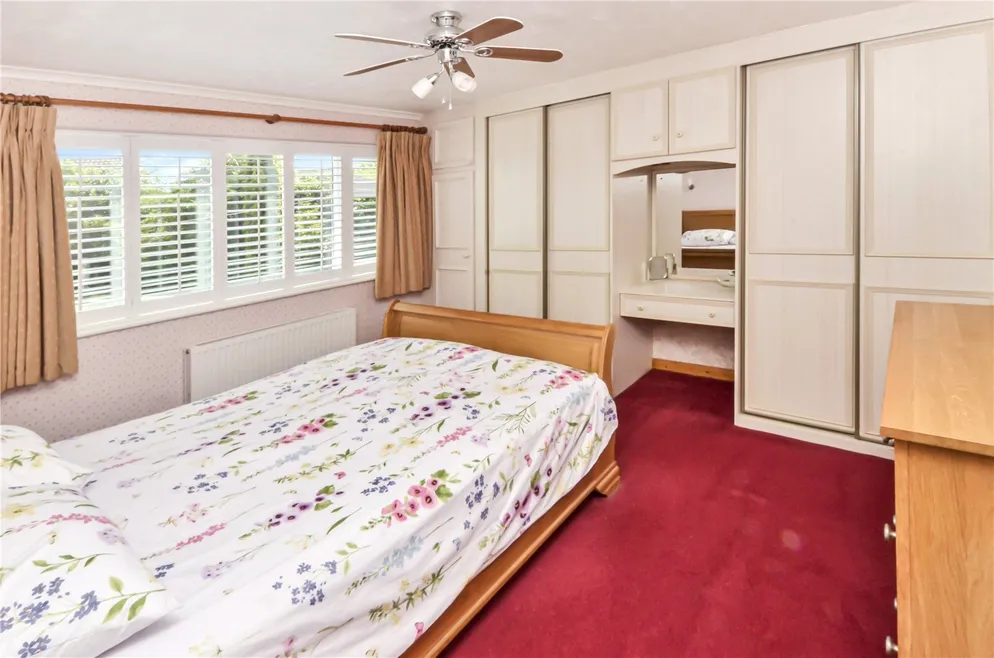 Property carousel item 10