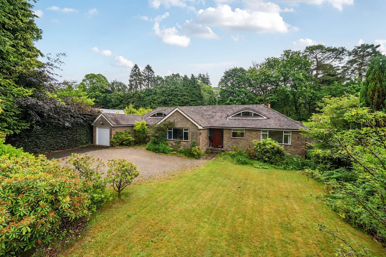 Pine Bank, Hindhead, GU26 photo 1
