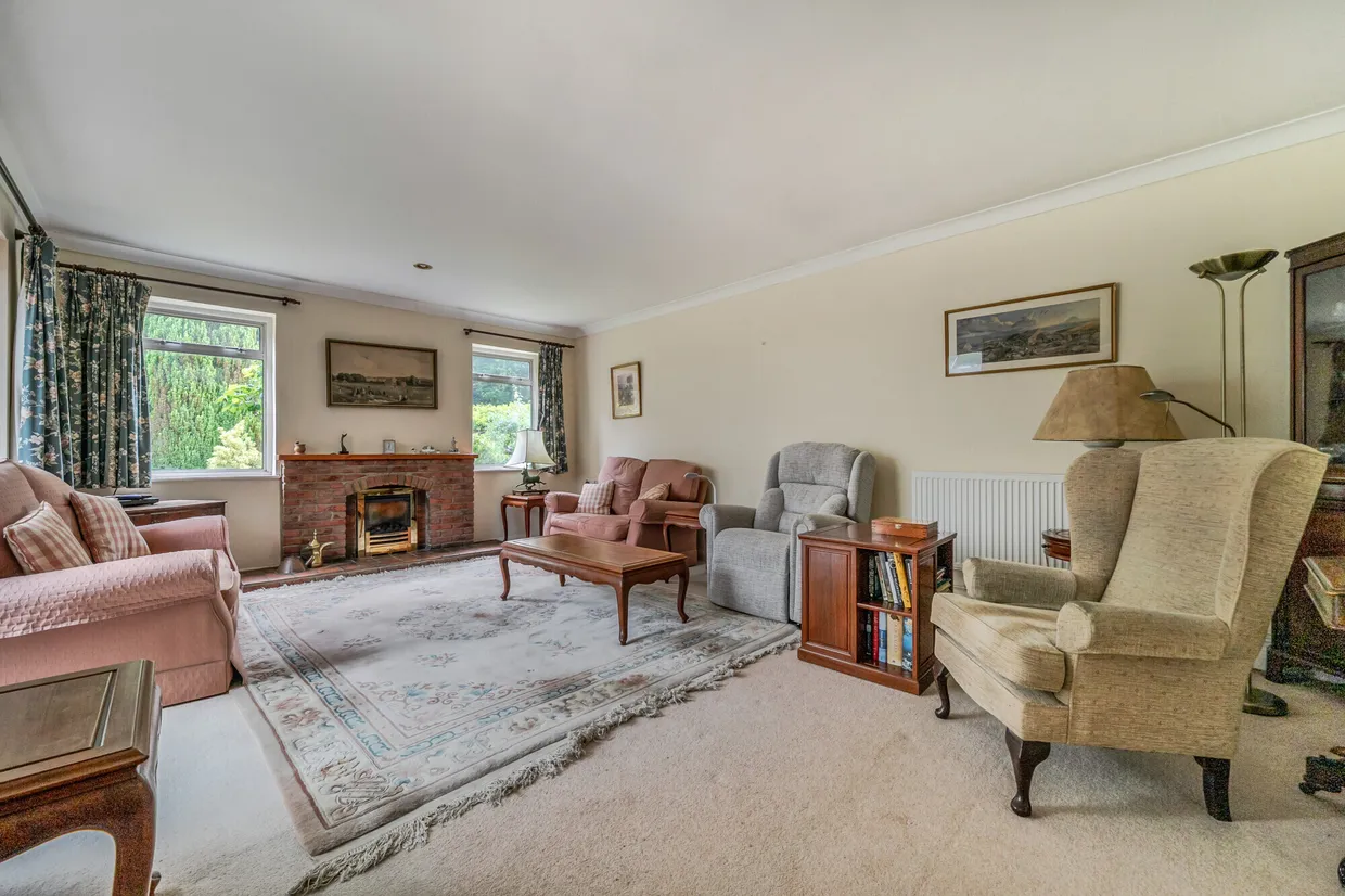 Pine Bank, Hindhead, GU26 photo 2