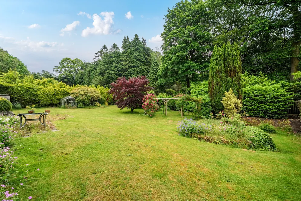 Pine Bank, Hindhead, GU26 photo 13